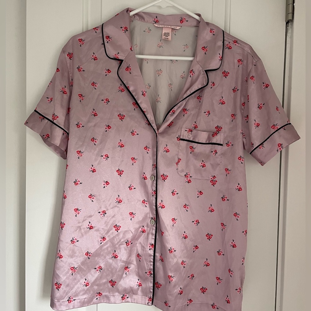 NWOT satin Victoria’s Secret pajama set size S